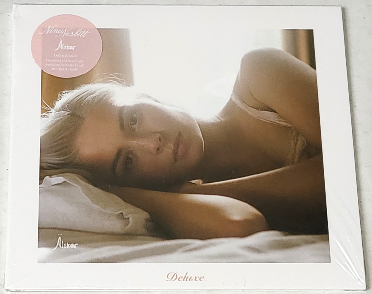 Nina Nesbitt – Älskar (Deluxe Edition) 2022 CD (nové, nerozbalené)