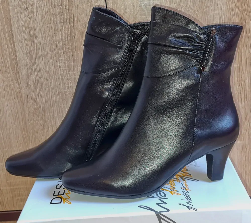 Dámské polokozačky DESKA N7603F, velikost 35 Výprodej