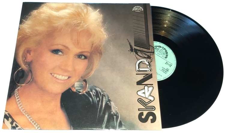 Helena Vondráčková – Skandál 1988 NM, VYPRANÁ Vinyl (LP + příloha)