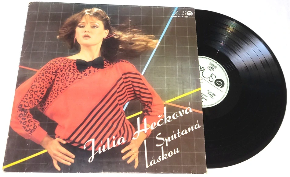 Júlia Hečková – Spútaná Láskou 1988 VG+, Vinyl (LP)