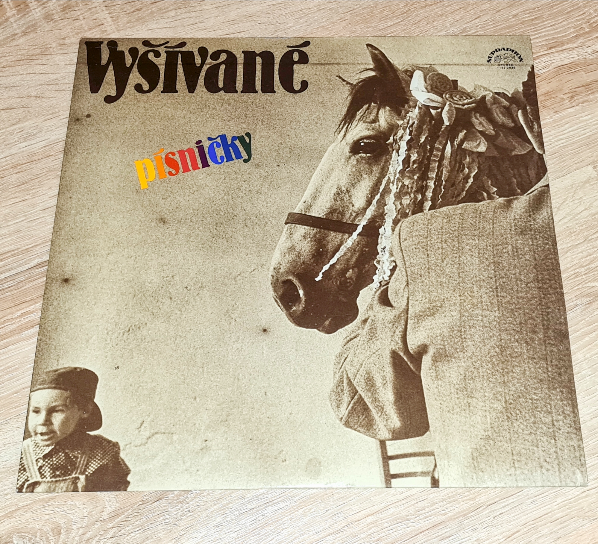 Vyšívané Písničky 1981 VG+, VYPRANÁ Vinyl (LP)