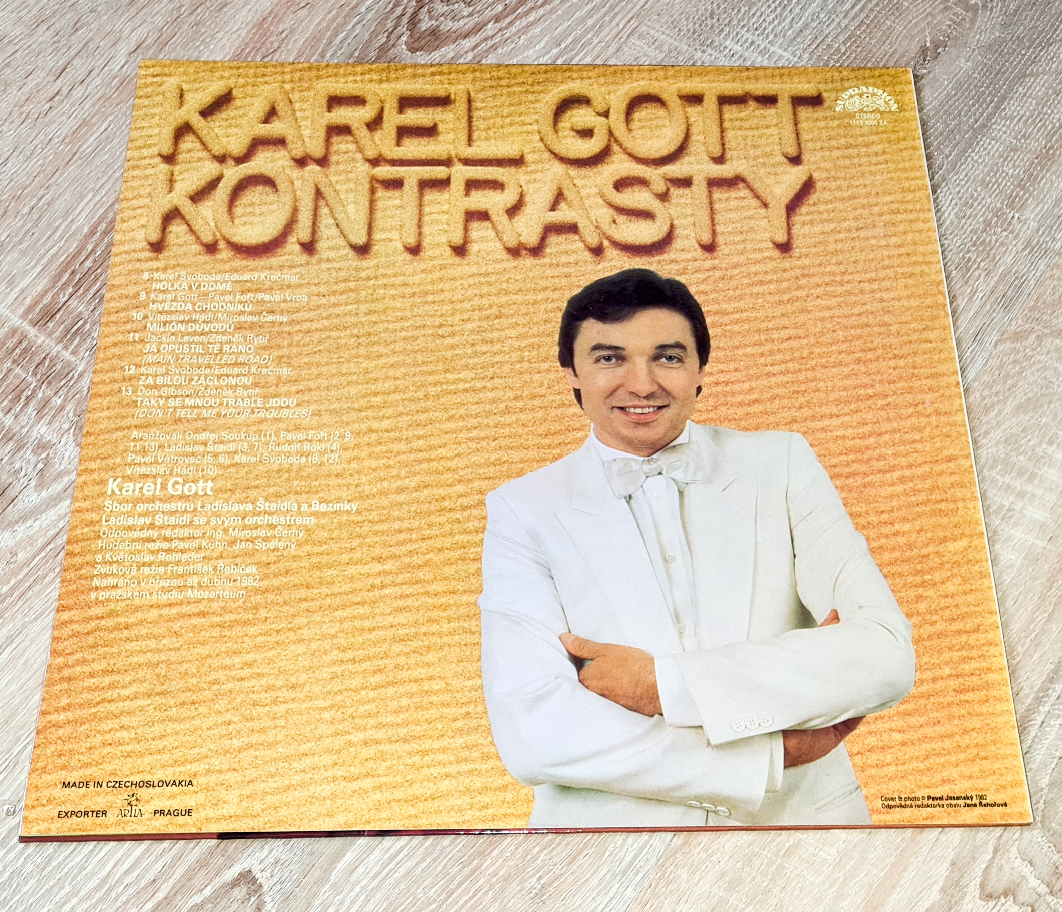 Karel Gott – Kontrasty 1982 VG+, VYPRANÁ Vinyl (LP)