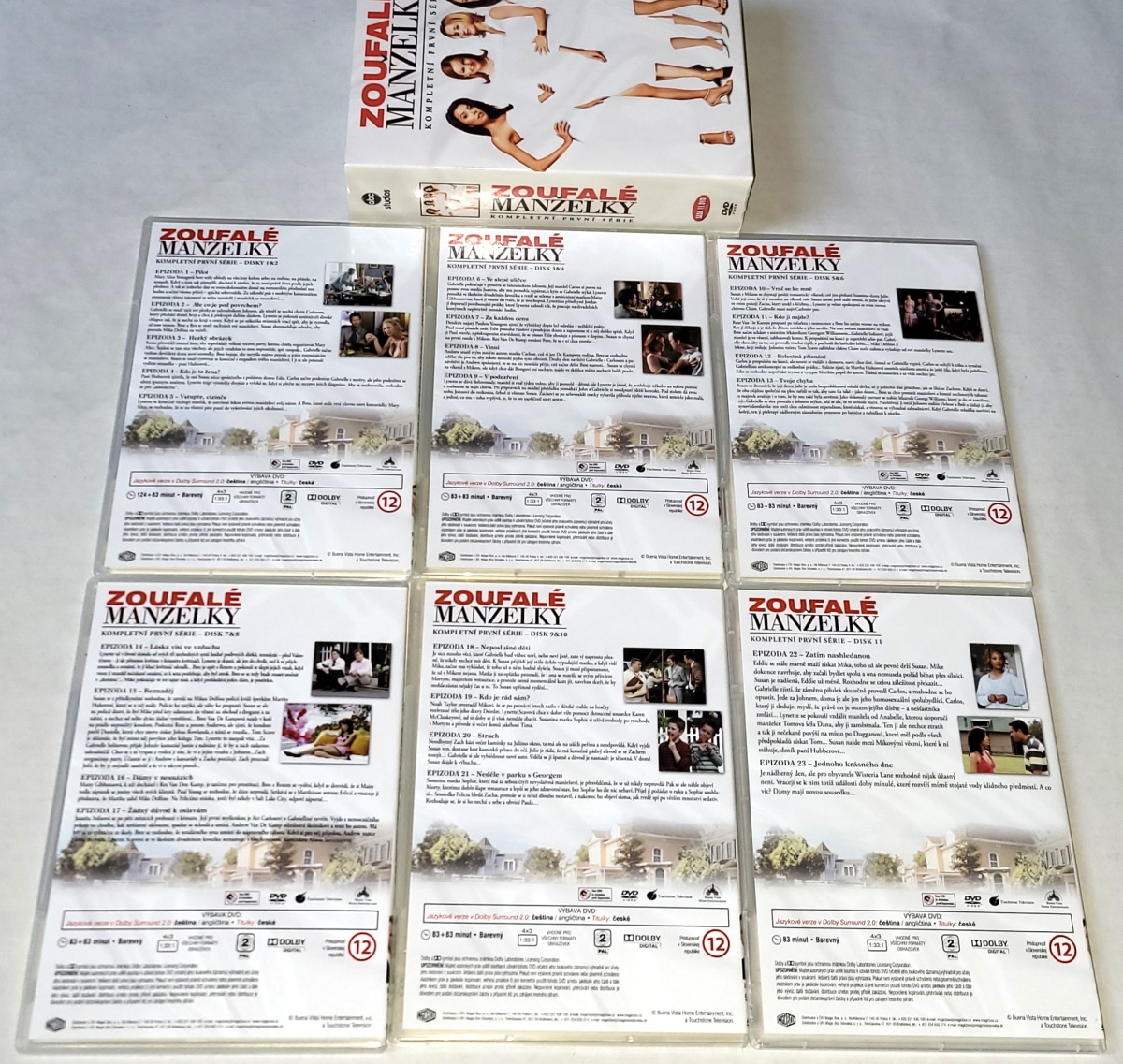 Zoufalé manželky - Kompletní 1. série (11 x DVD)