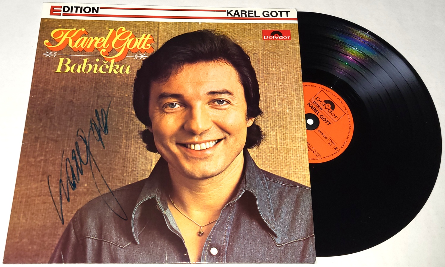 Karel Gott – Babička 1982 NM, VYPRANÁ Vinyl (LP) autogram, podpis