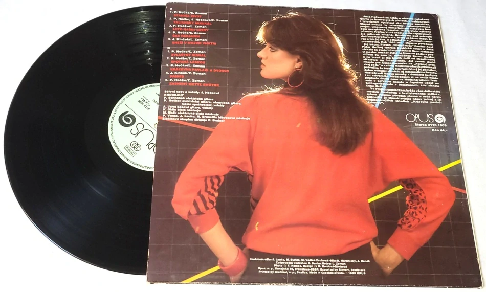 Júlia Hečková – Spútaná Láskou 1988 VG+, Vinyl (LP)