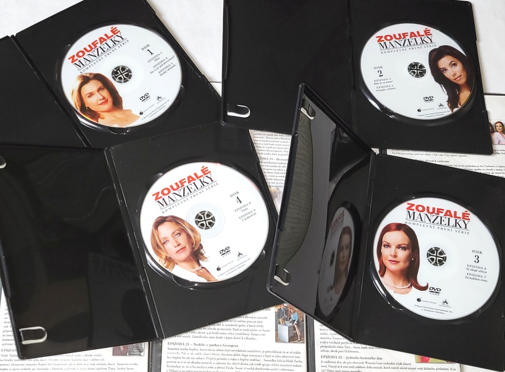 Zoufalé manželky - Kompletní 1. série (11 x DVD) nové, nerozbalené