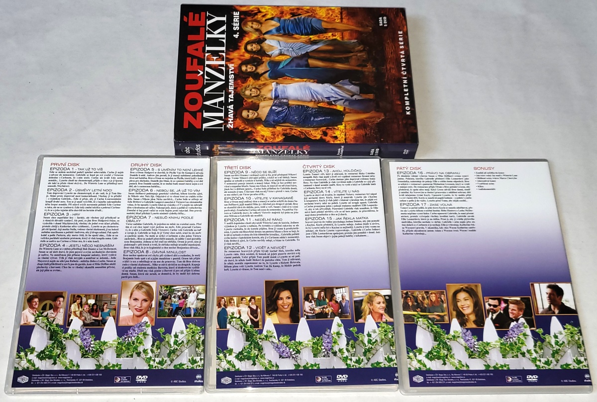Zoufalé manželky - Kompletní 4. série (5 x DVD)