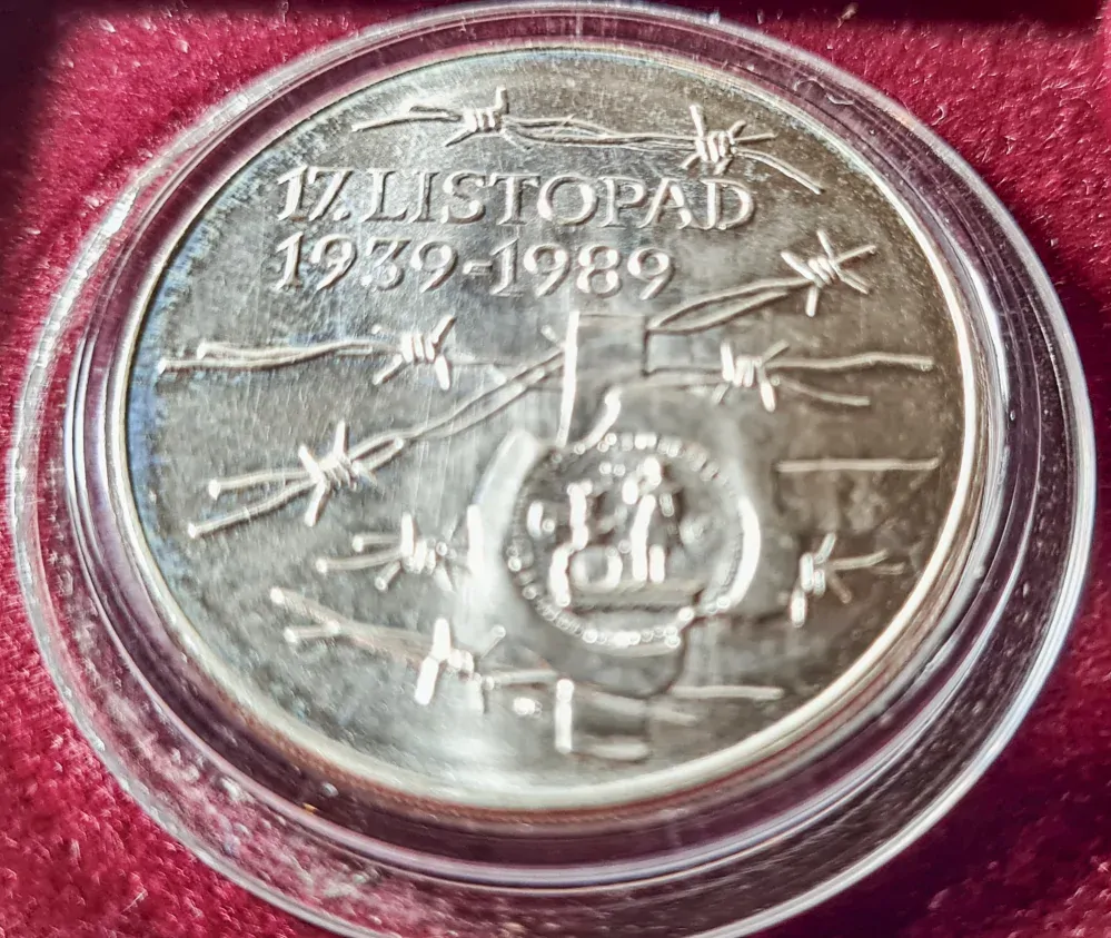 Ag 100 Koruna 1989, 17. listopad 1939 mince