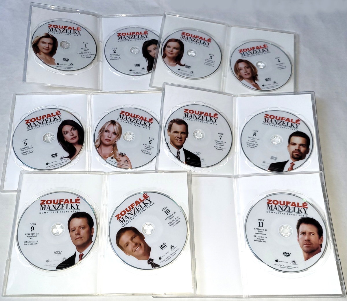 Zoufalé manželky - Kompletní 1. série (11 x DVD)