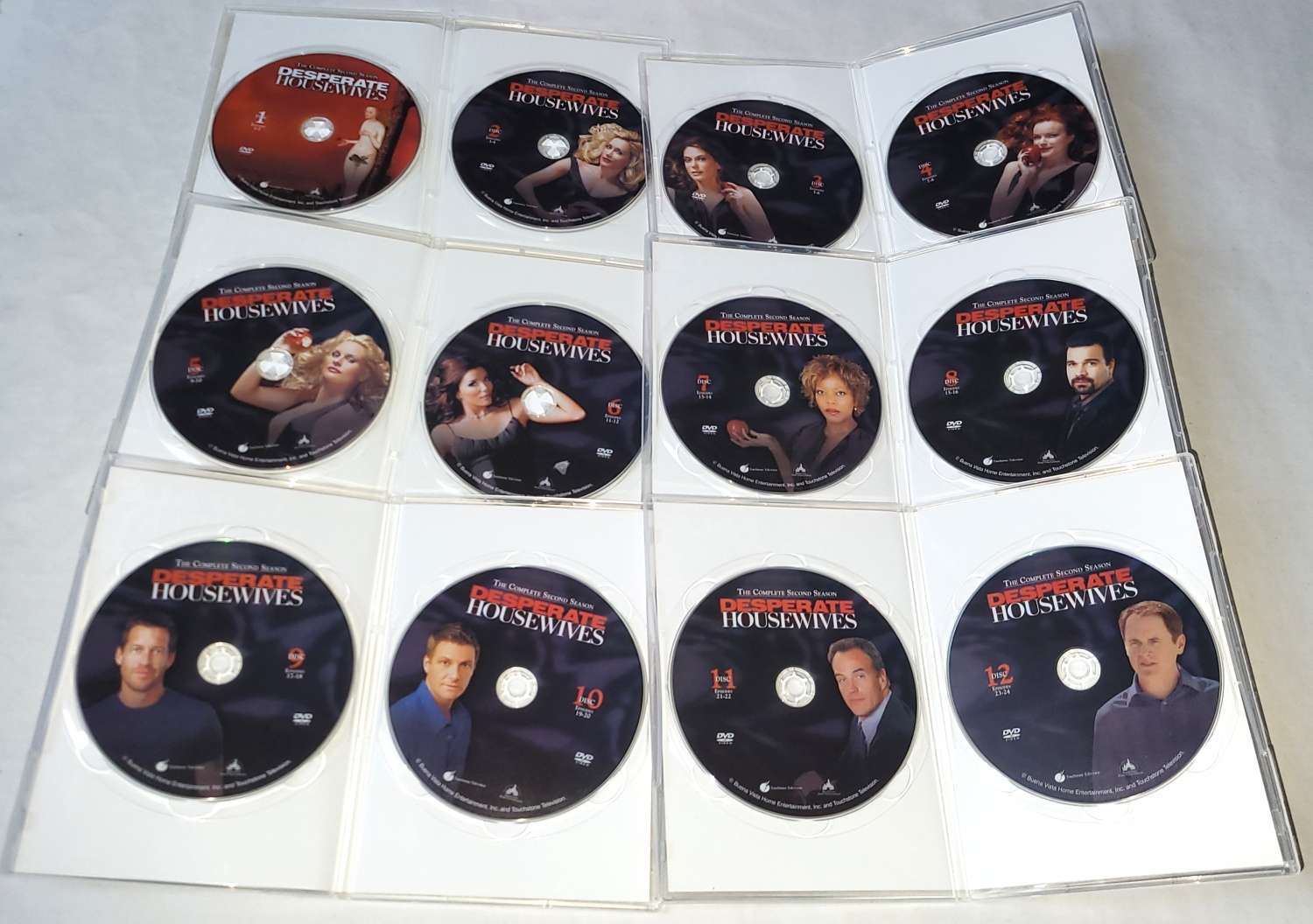 Zoufalé manželky - Kompletní 2. série (12 x DVD)