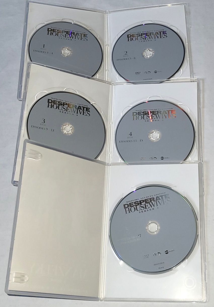 Zoufalé manželky - Kompletní 4. série (5 x DVD)