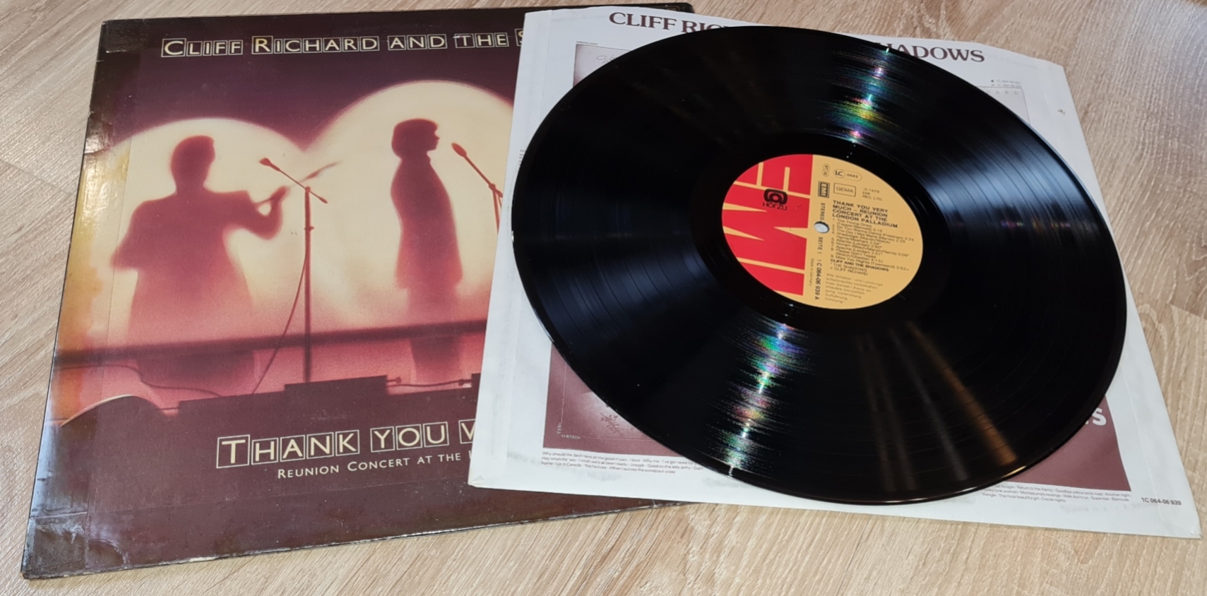 Cliff Richard And The Shadows – Thank You Very Much (Reunion Concert At The London Palladium) 1979 EX, VYPRANÁ Vinyl (LP)