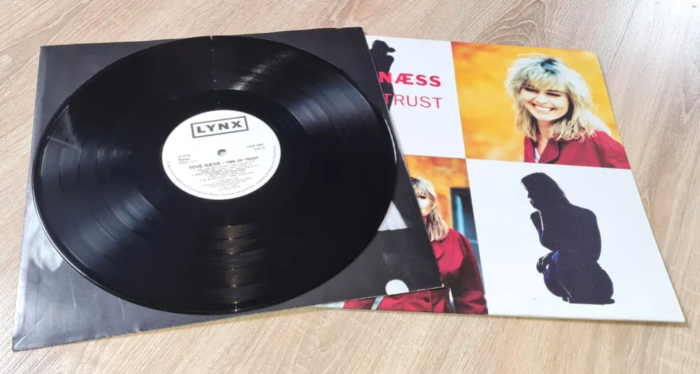 Tove Naess – Time Of Trust 1990 VG+, VYPRANÁ Vinyl (LP)