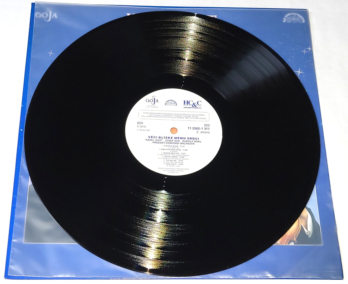 Karel Gott, Josef Suk, Rudolf Rokl, Pražský Komorní Orchestr – Věci Blízké Mému Srdci 1993 NOVÁ, NEHRANÁ Vinyl (LP)