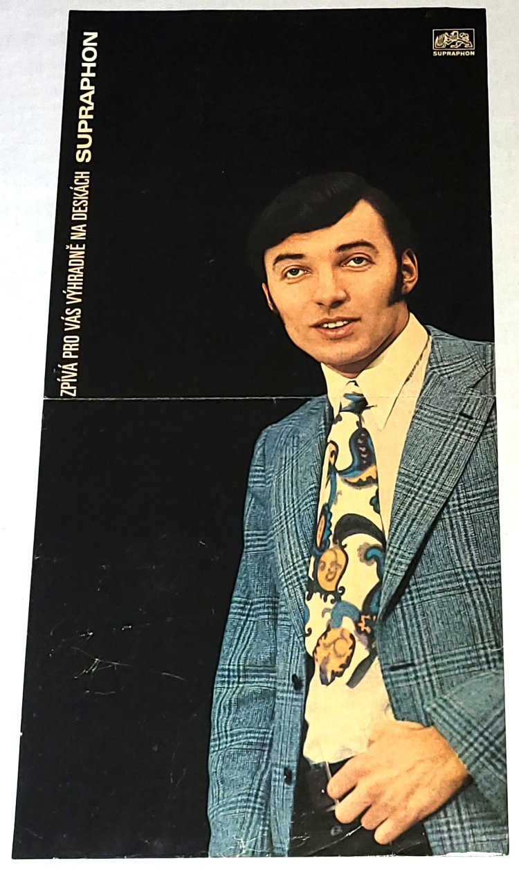 Karel Gott – Poslouchejte! Karel Gott Zpívá Lásku Bláznivou A Další Hity 1969 VG+, VYPRANÁ Vinyl (LP + příloha)