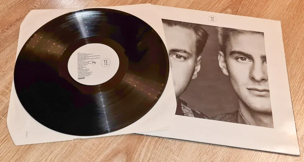 Ratata – Mellan Dröm Och Verklighet 1987 VG, VYPRANÁ Vinyl (LP)